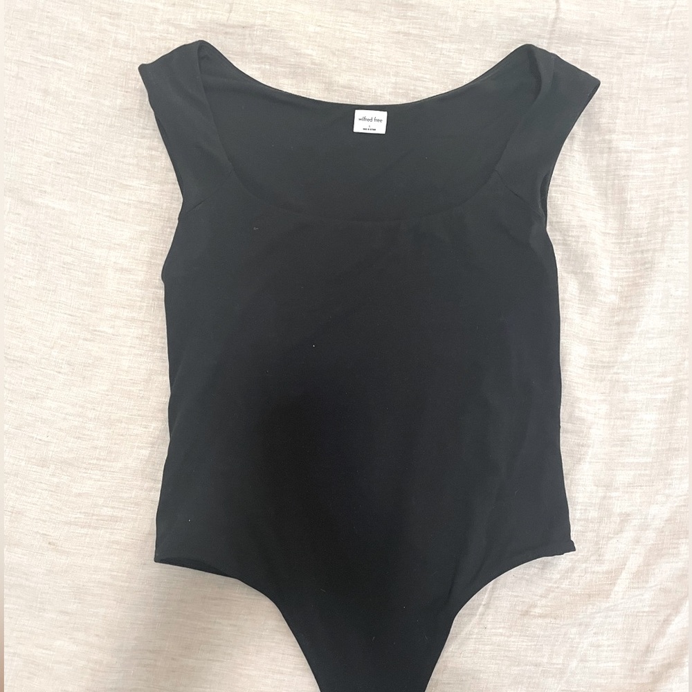 Aritzia Wilfred label black tank top bodysuit